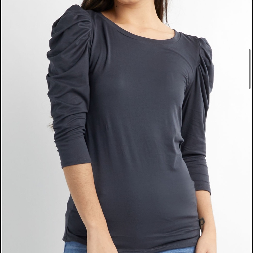 NWOT Savvi MILAN Small Gray Puff Sleeve Top
